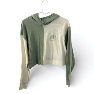Hollister Southern California Cropped Long Sleeve Hooded Pullover NEW - Small